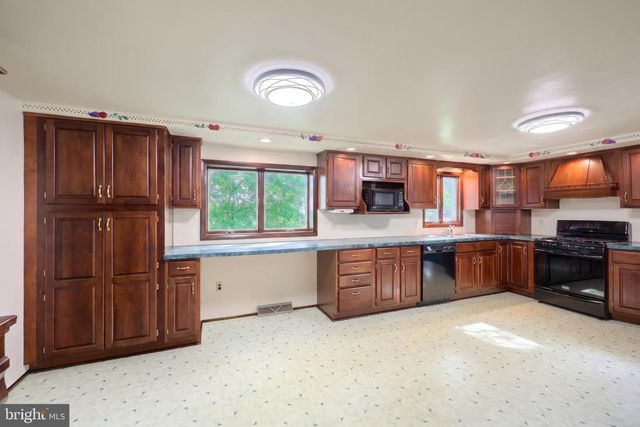 655 SKYVIEW DR, York, PA 17406