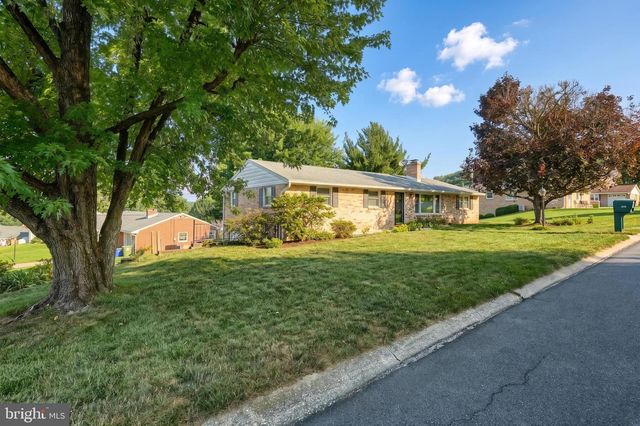 655 SKYVIEW DR, York, PA 17406
