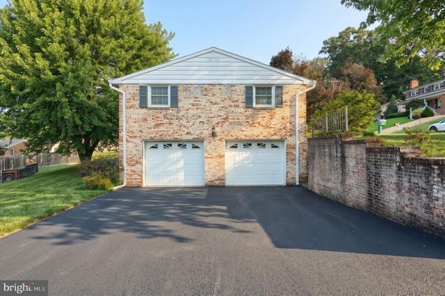 655 SKYVIEW DR, York, PA 17406