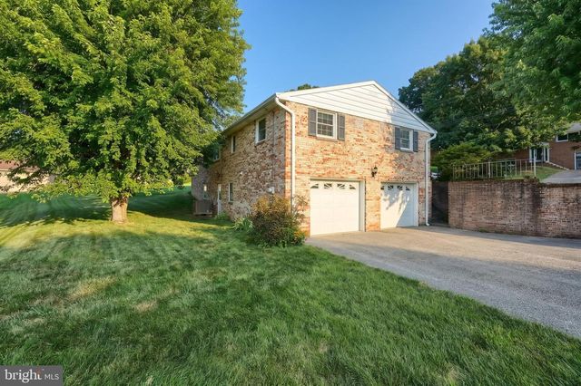 655 SKYVIEW DR, York, PA 17406