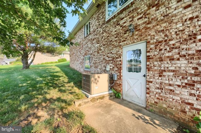 655 SKYVIEW DR, York, PA 17406