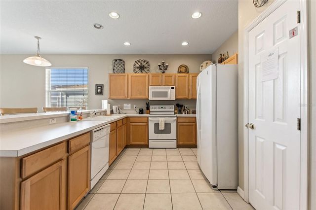 556 BONVILLE DRIVE, Davenport, FL 33897