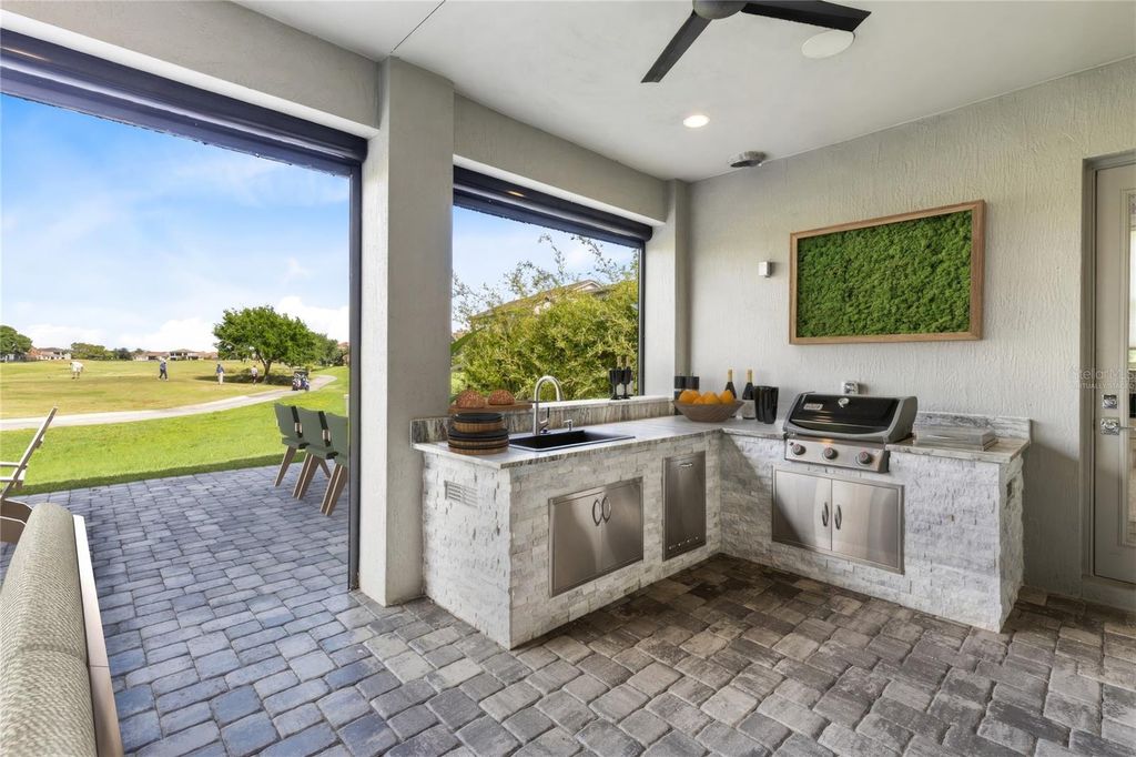 Image 17 of property listing at 13370 ALDERLEY DRIVE, Orlando, FL 32832