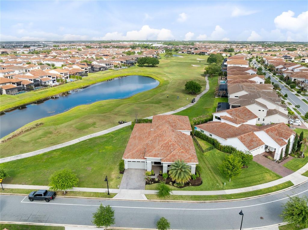 Image 3 of property listing at 13370 ALDERLEY DRIVE, Orlando, FL 32832