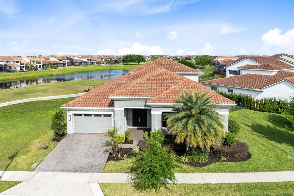Image 50 of property listing at 13370 ALDERLEY DRIVE, Orlando, FL 32832