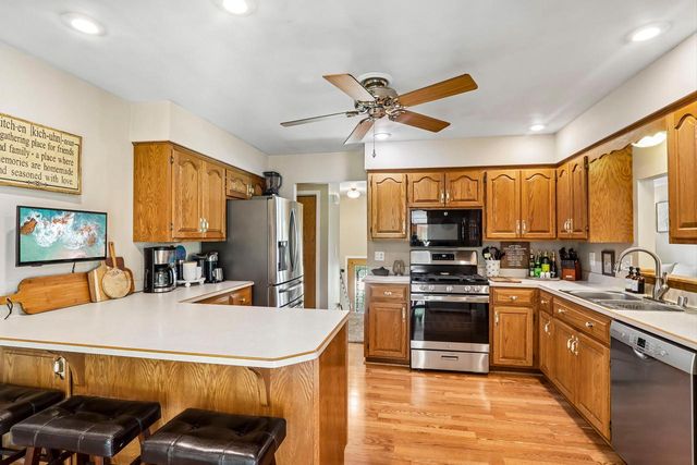 S86W31341 Meyer DRIVE, Mukwonago, WI 53149