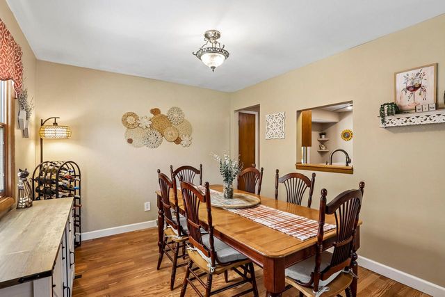 S86W31341 Meyer DRIVE, Mukwonago, WI 53149