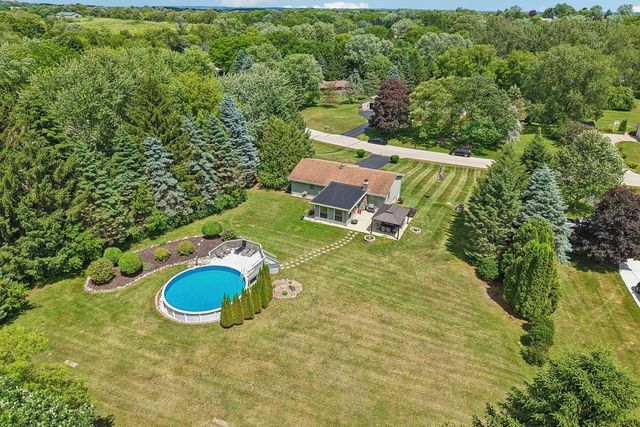 S86W31341 Meyer DRIVE, Mukwonago, WI 53149