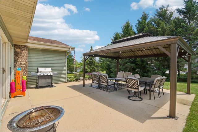 S86W31341 Meyer DRIVE, Mukwonago, WI 53149
