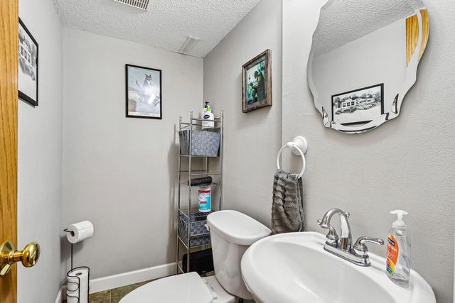 S86W31341 Meyer DRIVE, Mukwonago, WI 53149