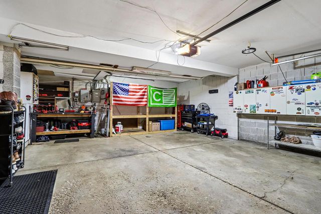 S86W31341 Meyer DRIVE, Mukwonago, WI 53149