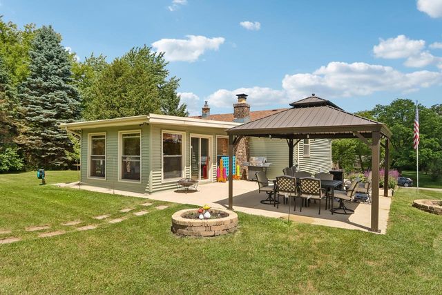 S86W31341 Meyer DRIVE, Mukwonago, WI 53149