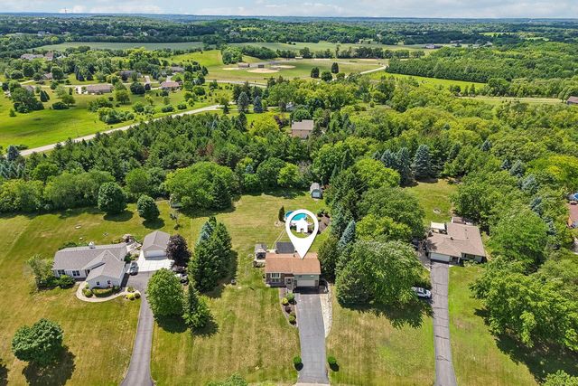 S86W31341 Meyer DRIVE, Mukwonago, WI 53149
