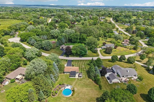 S86W31341 Meyer DRIVE, Mukwonago, WI 53149