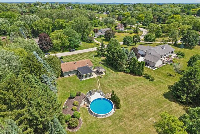 S86W31341 Meyer DRIVE, Mukwonago, WI 53149