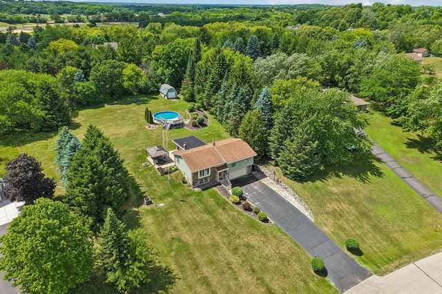 S86W31341 Meyer DRIVE, Mukwonago, WI 53149