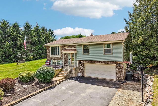 S86W31341 Meyer DRIVE, Mukwonago, WI 53149