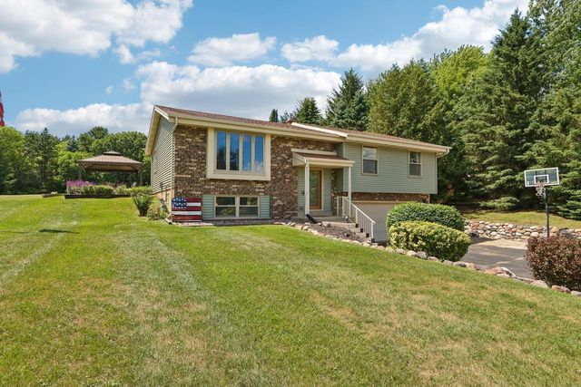 S86W31341 Meyer DRIVE, Mukwonago, WI 53149