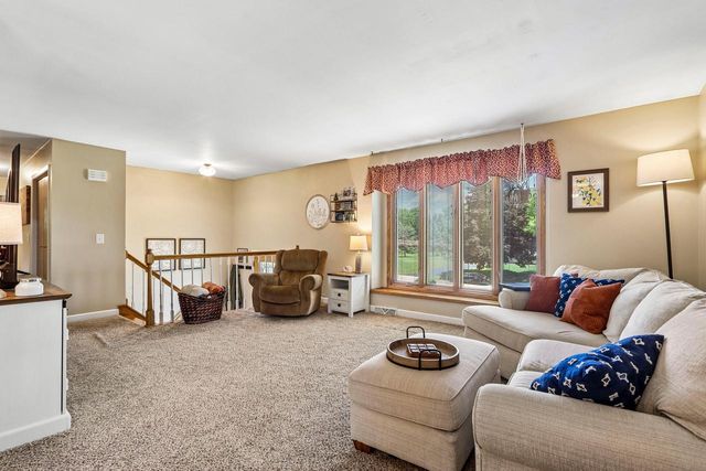 S86W31341 Meyer DRIVE, Mukwonago, WI 53149