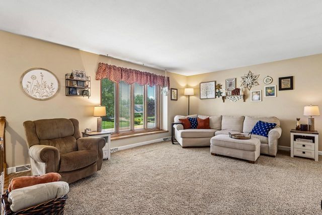 S86W31341 Meyer DRIVE, Mukwonago, WI 53149