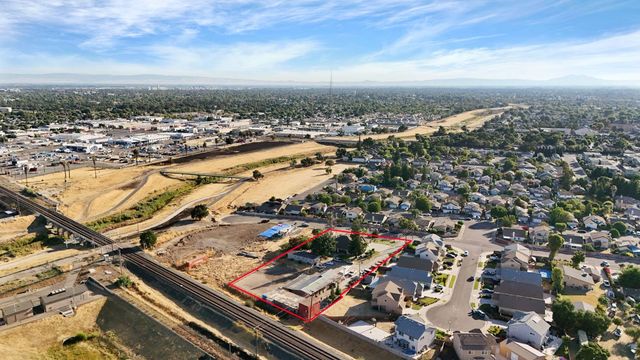 4426 Ijams Rd, Stockton, CA 95210