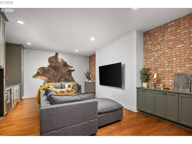 24300 Ne Dayton Ave, Newberg, OR 97132