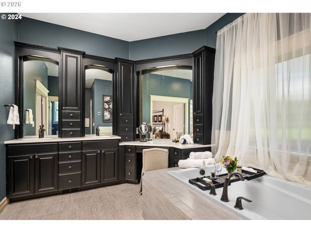 24300 Ne Dayton Ave, Newberg, OR 97132