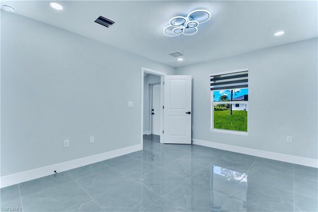 2801 42nd ST W, Lehigh Acres, FL 33971