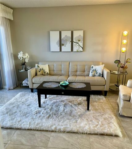 5300 NE 24th Terrace 303C, Fort Lauderdale, FL 33308