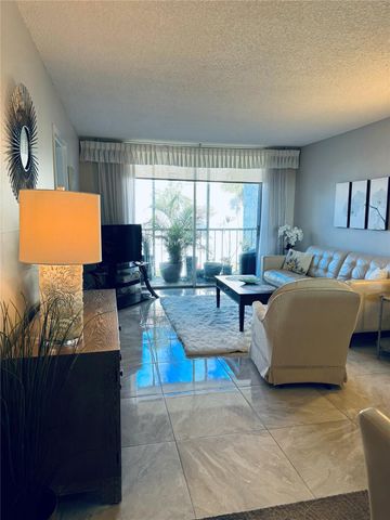 5300 NE 24th Terrace 303C, Fort Lauderdale, FL 33308