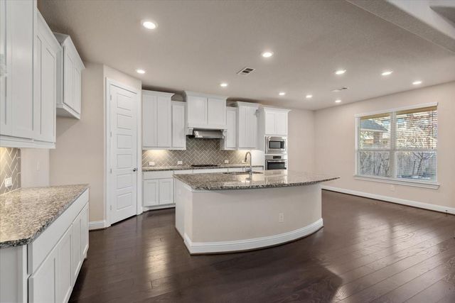 35 N Wheatleigh Drive, Tomball, TX 77375