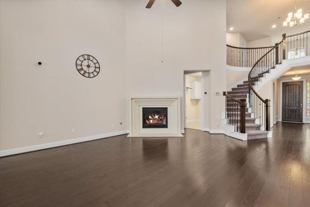 35 N Wheatleigh Drive, Tomball, TX 77375