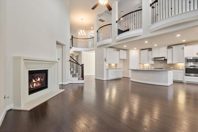 35 N Wheatleigh Drive, Tomball, TX 77375