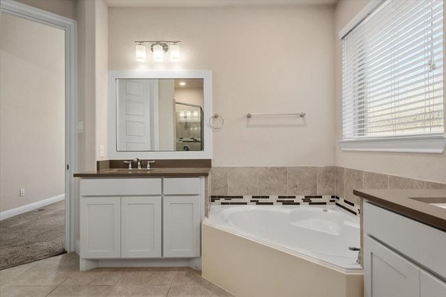 35 N Wheatleigh Drive, Tomball, TX 77375