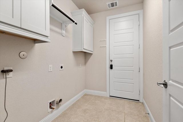 35 N Wheatleigh Drive, Tomball, TX 77375