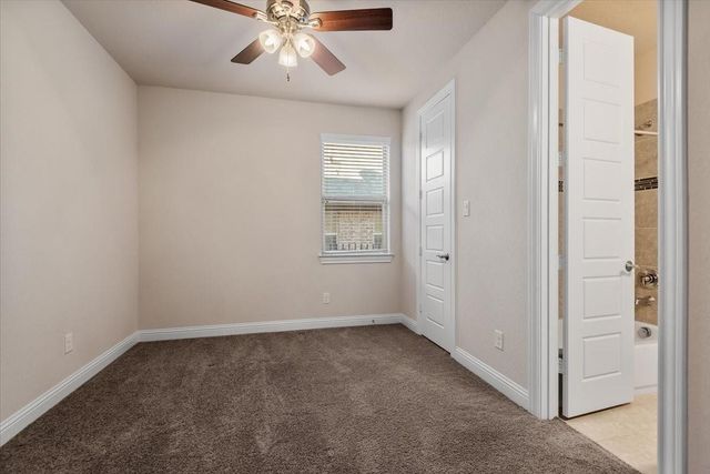 35 N Wheatleigh Drive, Tomball, TX 77375