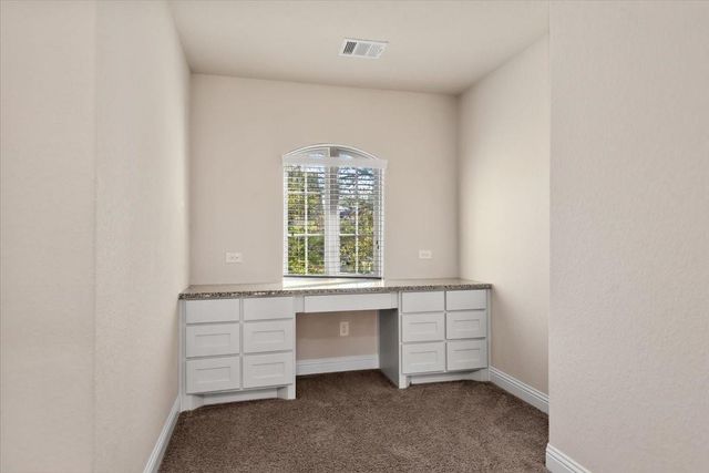 35 N Wheatleigh Drive, Tomball, TX 77375