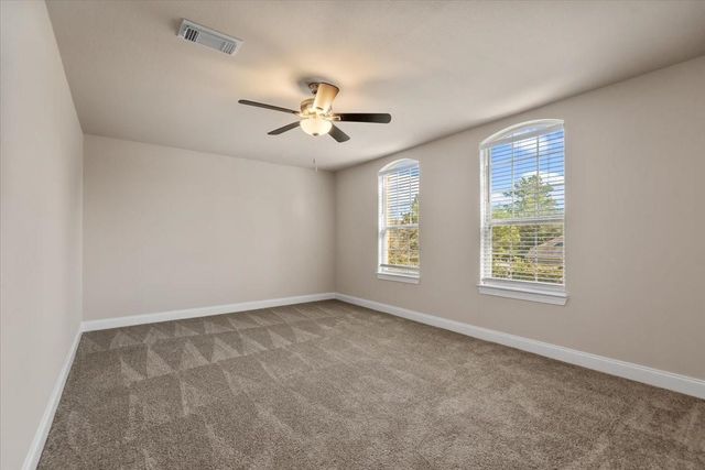 35 N Wheatleigh Drive, Tomball, TX 77375