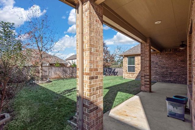 35 N Wheatleigh Drive, Tomball, TX 77375