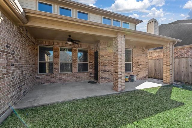35 N Wheatleigh Drive, Tomball, TX 77375