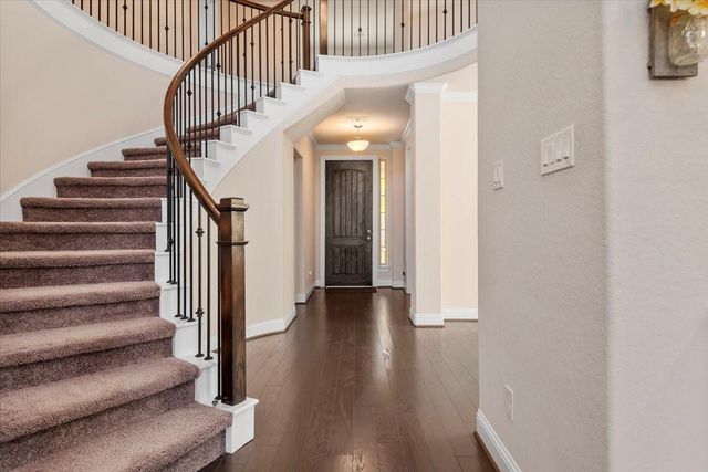 35 N Wheatleigh Drive, Tomball, TX 77375