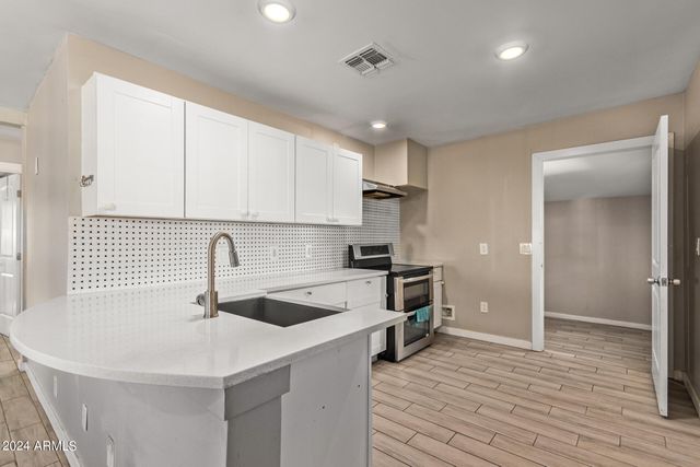 3212 W JACKSON Street, Phoenix, AZ 85009