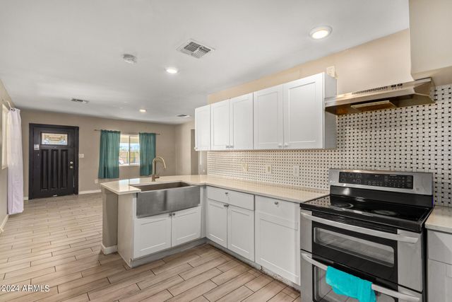 3212 W JACKSON Street, Phoenix, AZ 85009