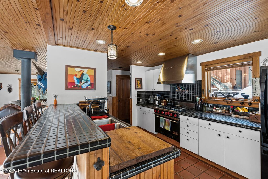 6815 W PAINTBRUSH Trail, Wilson, WY 83014 photo 13