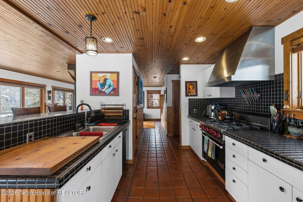 6815 W PAINTBRUSH Trail, Wilson, WY 83014 photo 14