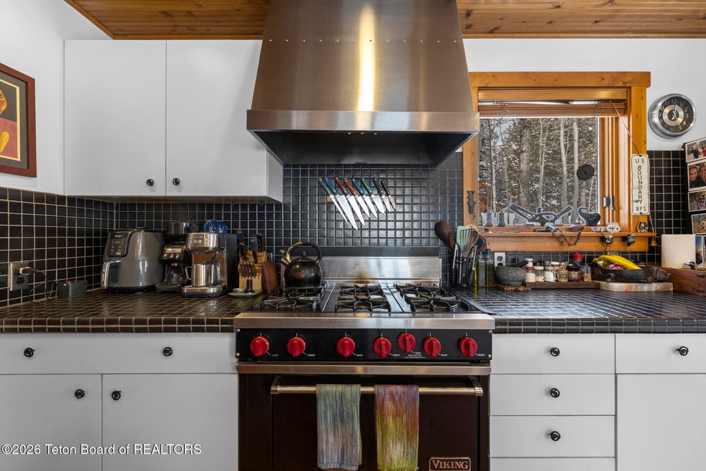 6815 W PAINTBRUSH Trail, Wilson, WY 83014 photo 17