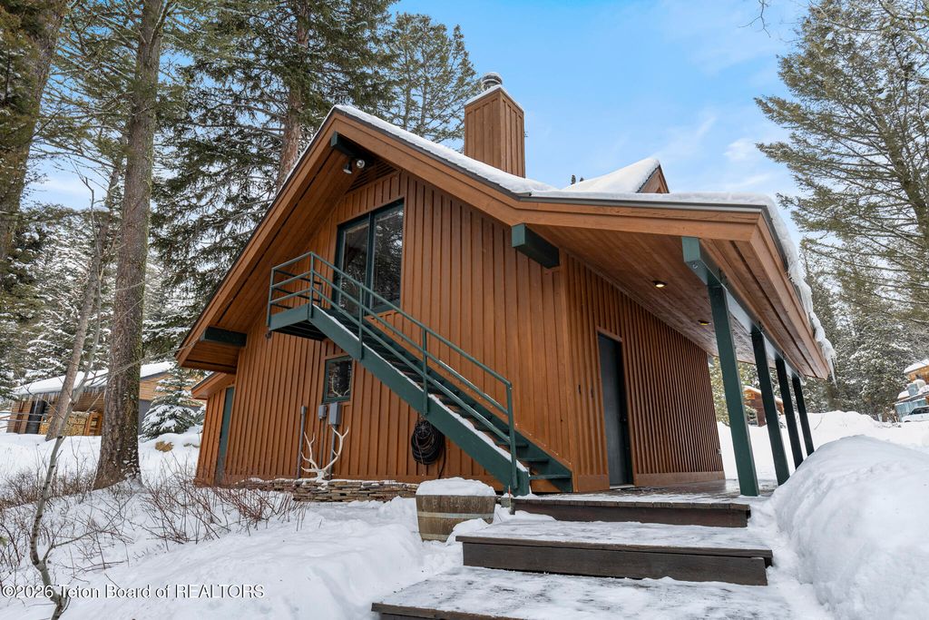 6815 W PAINTBRUSH Trail, Wilson, WY 83014 photo 4