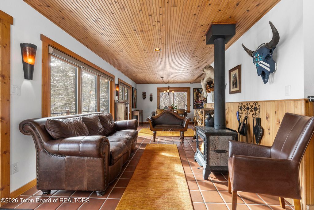 6815 W PAINTBRUSH Trail, Wilson, WY 83014 photo 5