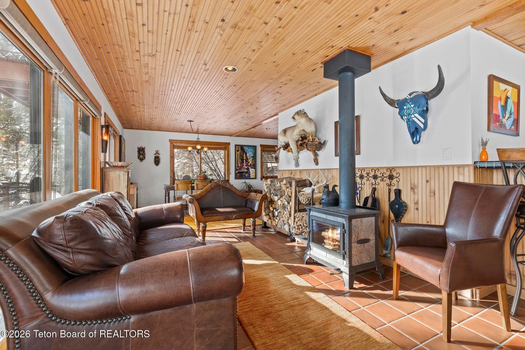 6815 W PAINTBRUSH Trail, Wilson, WY 83014 photo 6