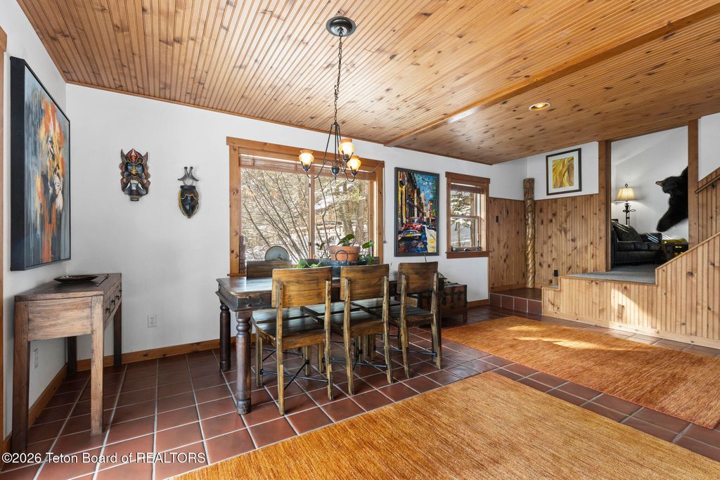 6815 W PAINTBRUSH Trail, Wilson, WY 83014 photo 9